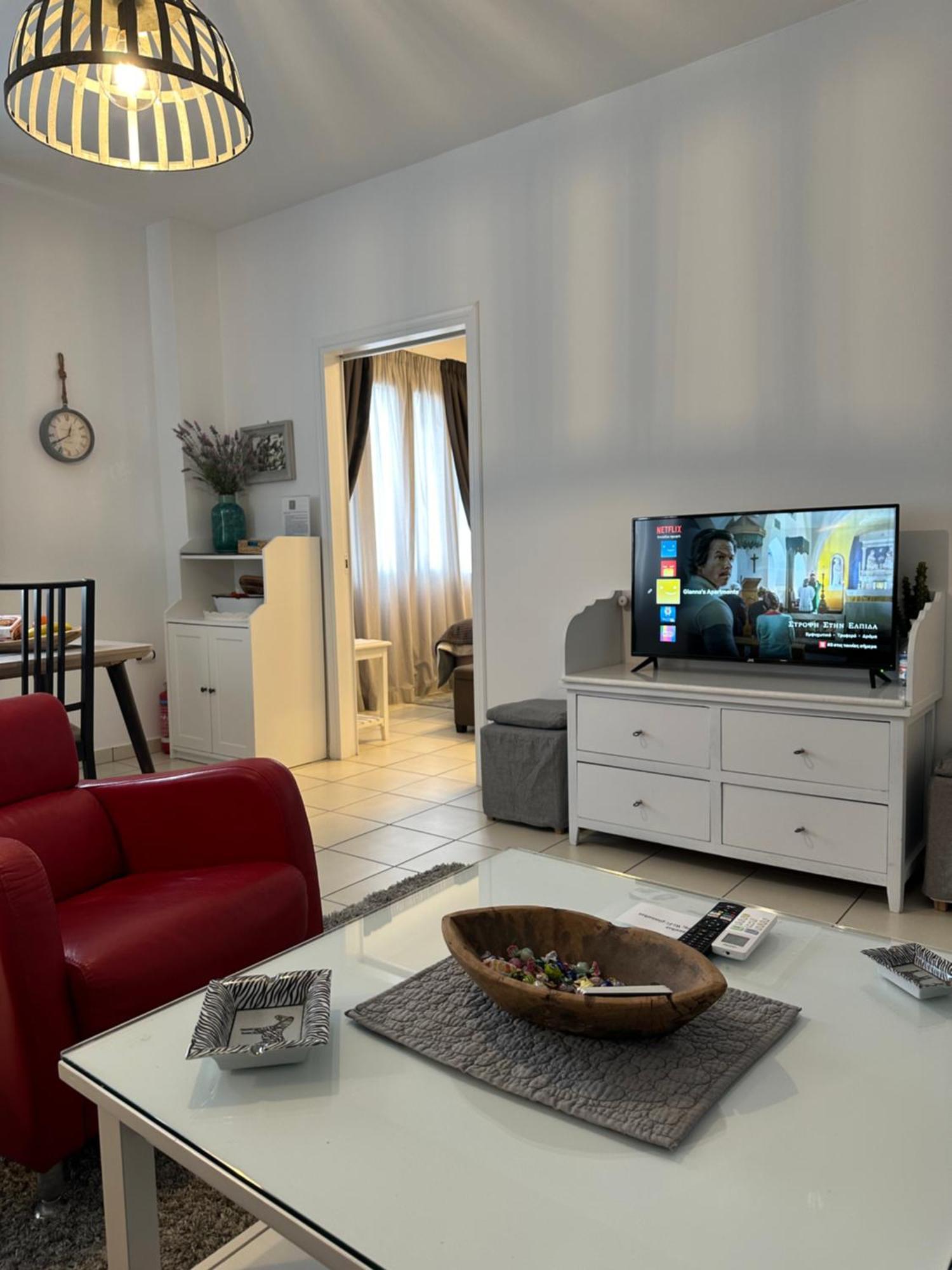 Gianna'S Apartment Central Aigio Cozy And Shining Ngoại thất bức ảnh